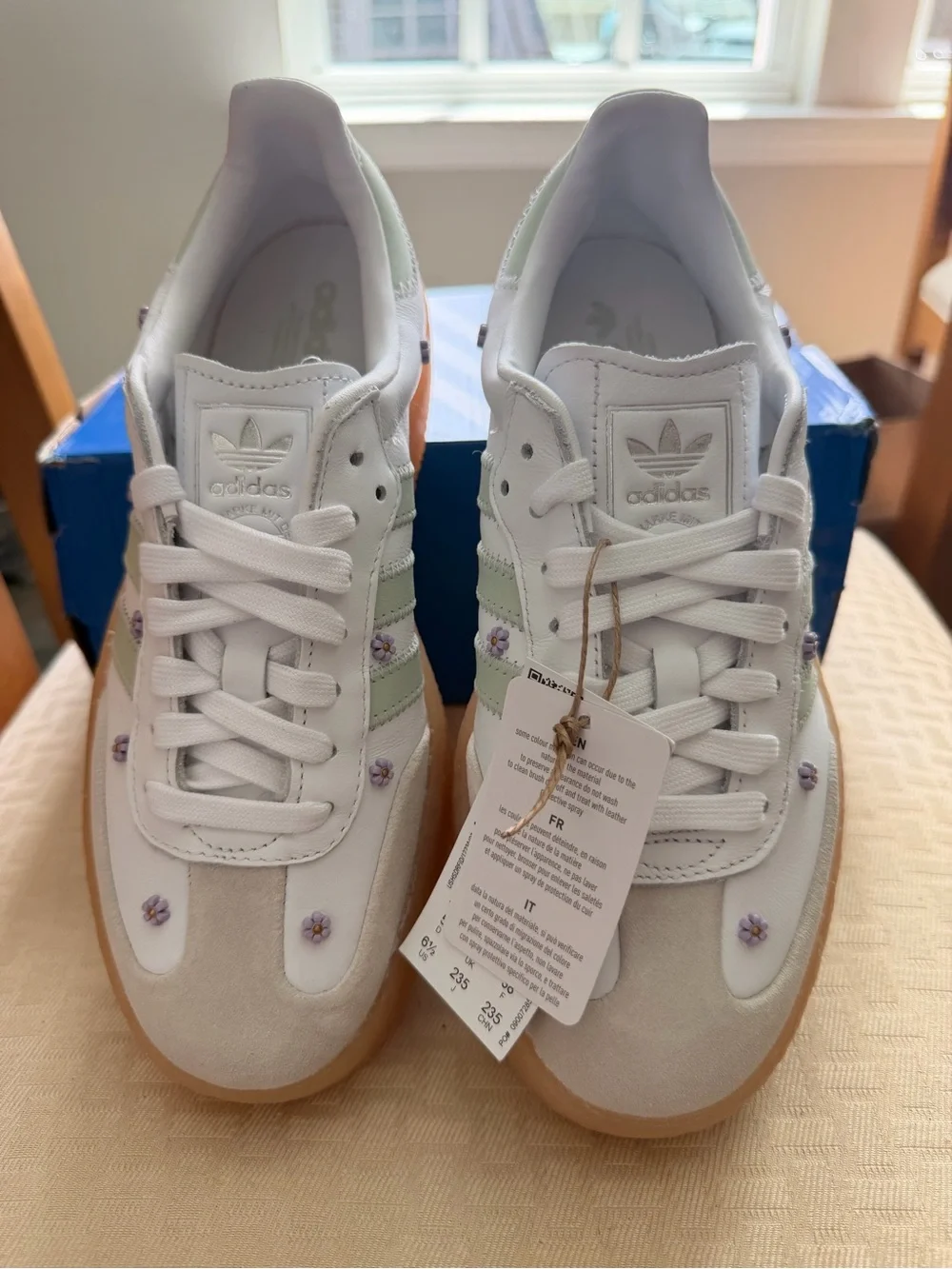 NWT Adidas Originals Floral Sneakers White Gum Sole Women’s 6.5 EU38 No Box